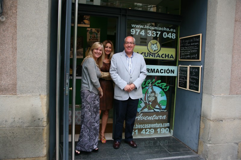 Visita a nueva oficina de Lacuniacha en Jaca