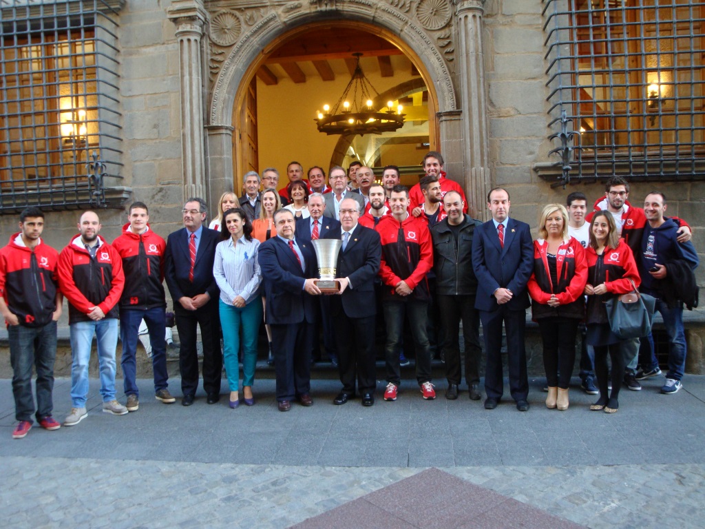 La corporación felicita al Club Hielo Jaca por su 20º trofeo de liga